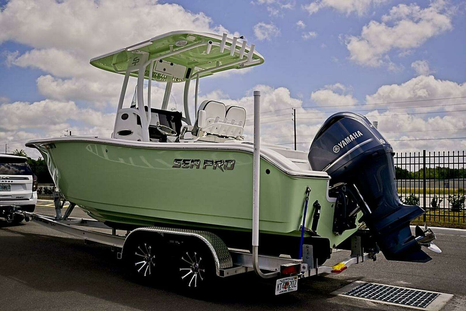 2023 Sea Pro 239 Deep V DLX - Image 2