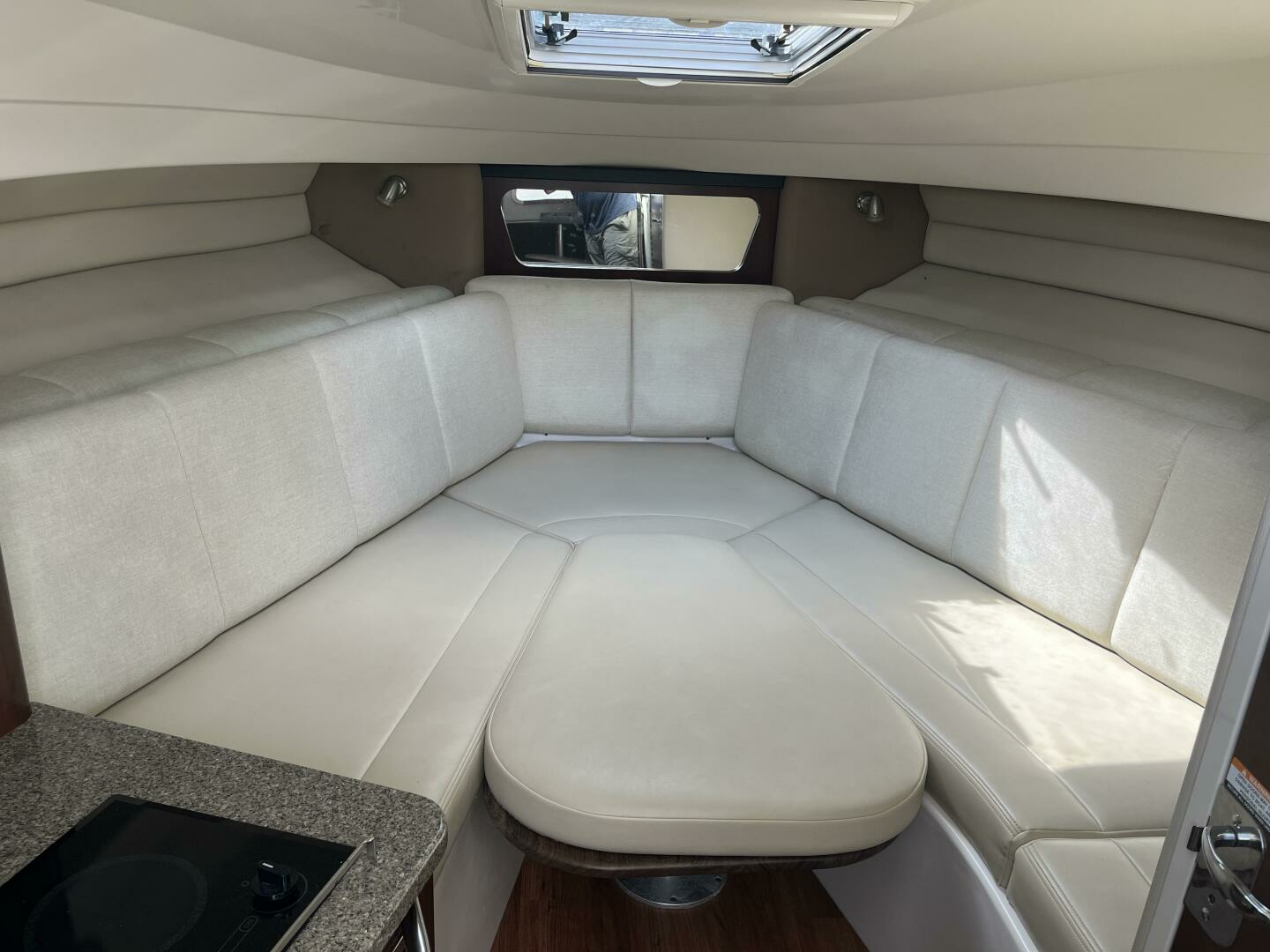 2015 Robalo R305 Walkaround - Image 10