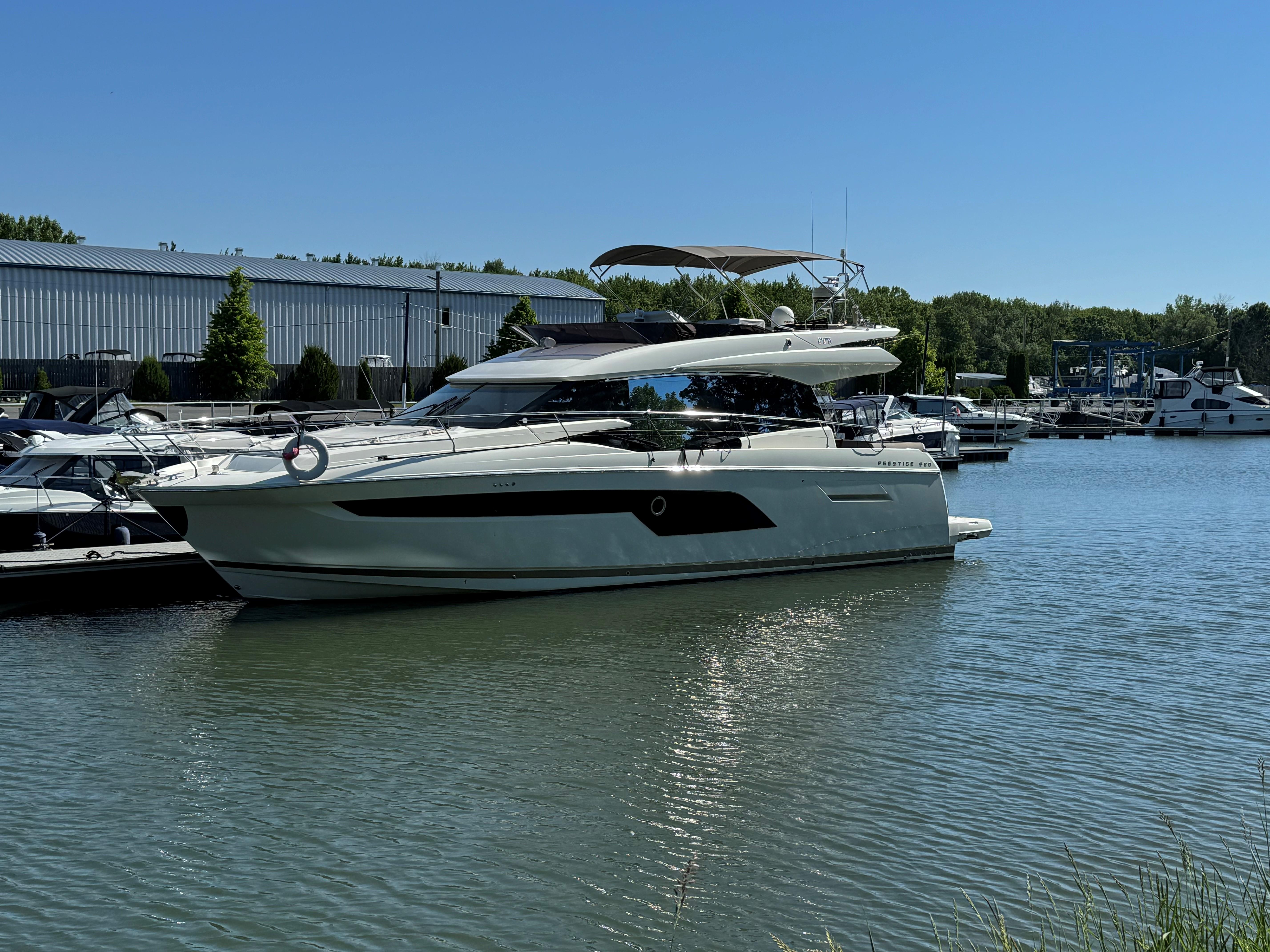 2018 Prestige 520