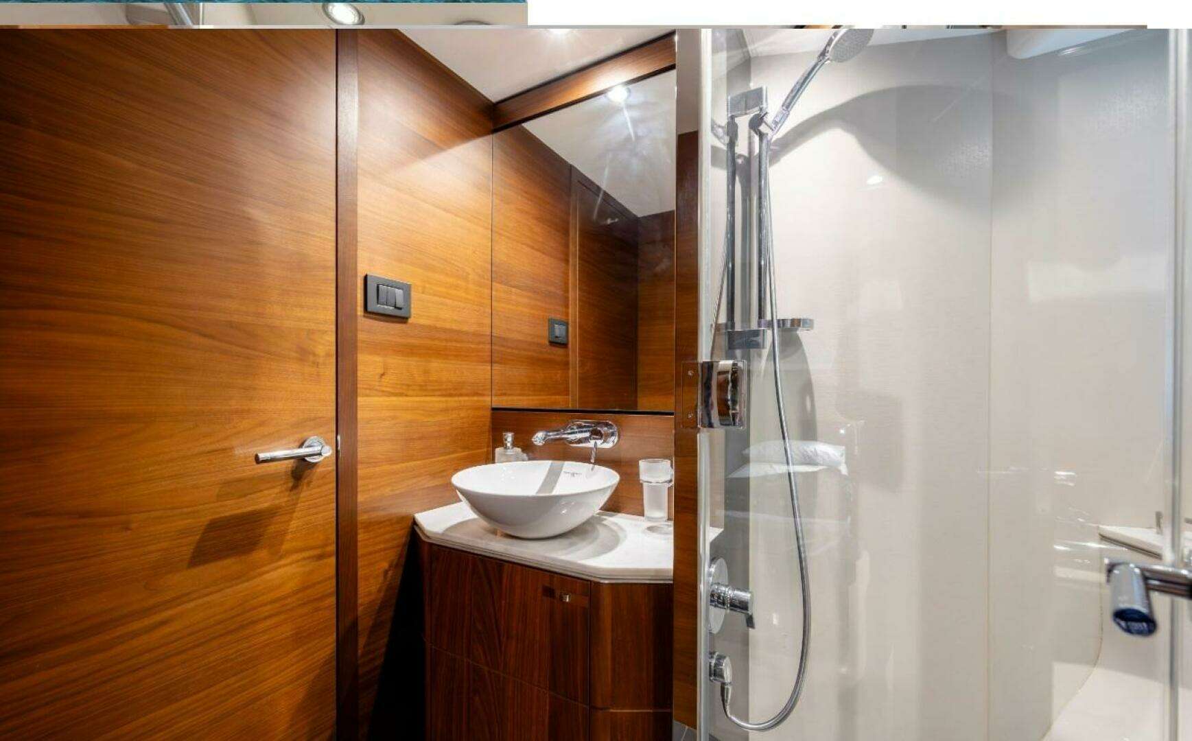 2017 Princess S65 - Image 25
