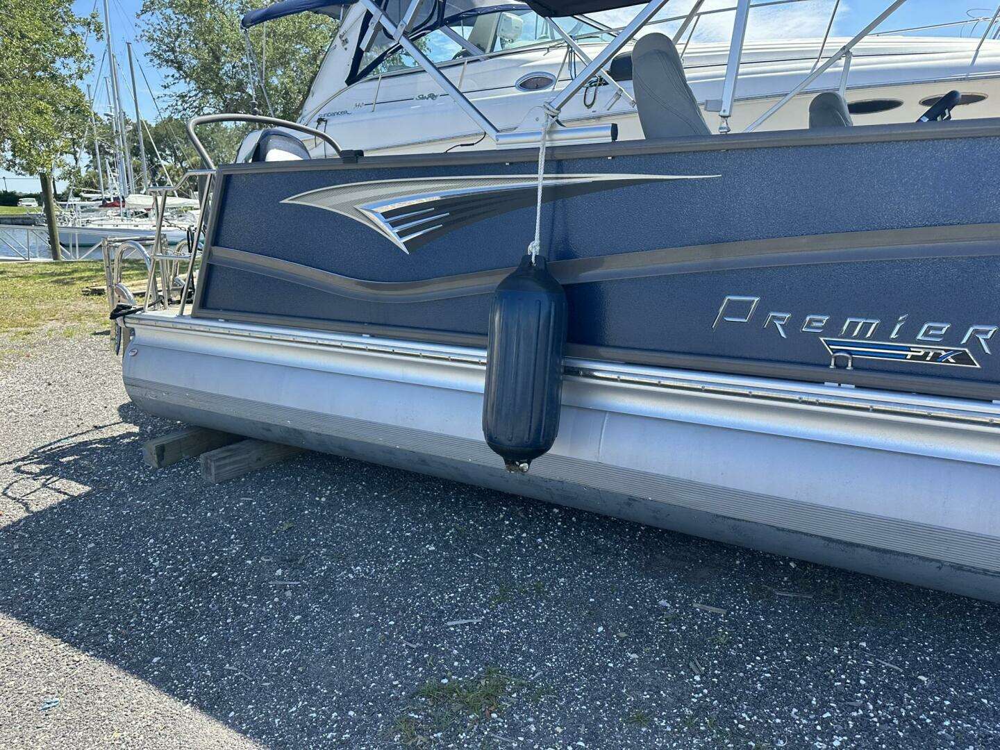 2023 Premier 250 INTRIGUE RL - Image 6