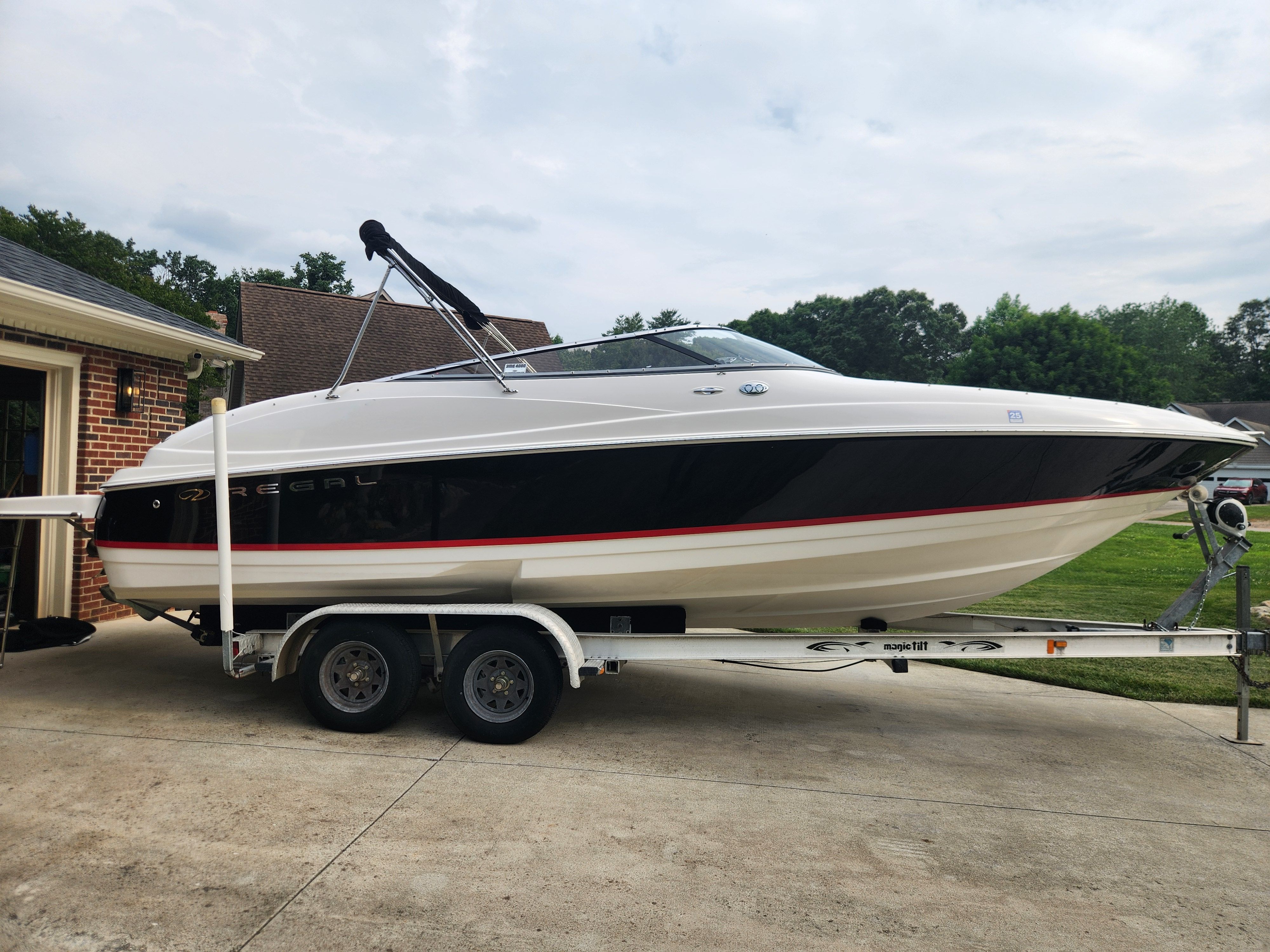 2004 Regal 2400 Bowrider - 12