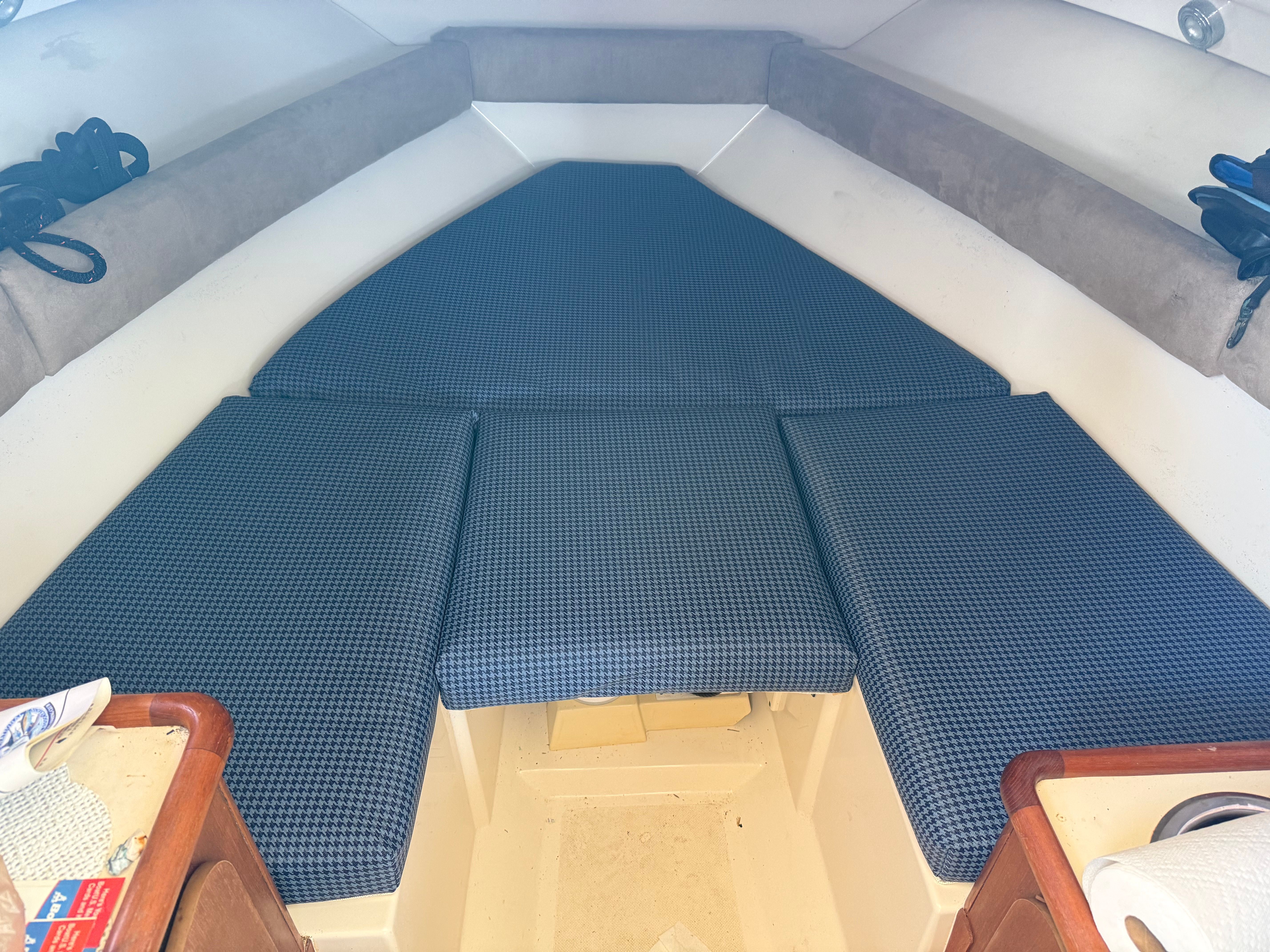2005 Pursuit 2570 Offshore - 32