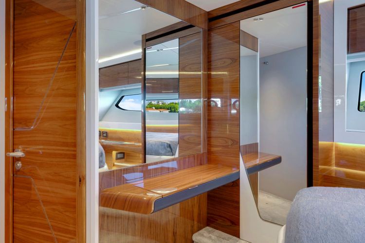 2022 Sunseeker 65 Sport Yacht - Image 43