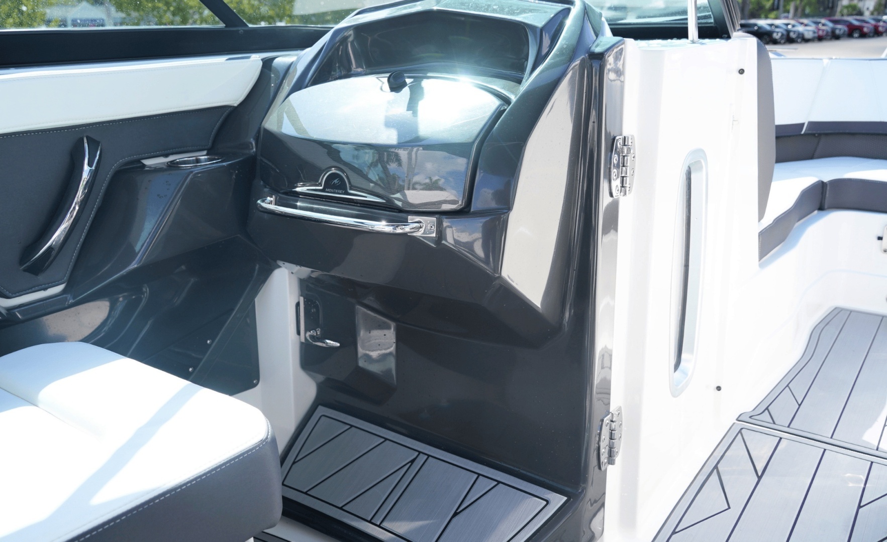 2023 Monterey 255SS - Image 21