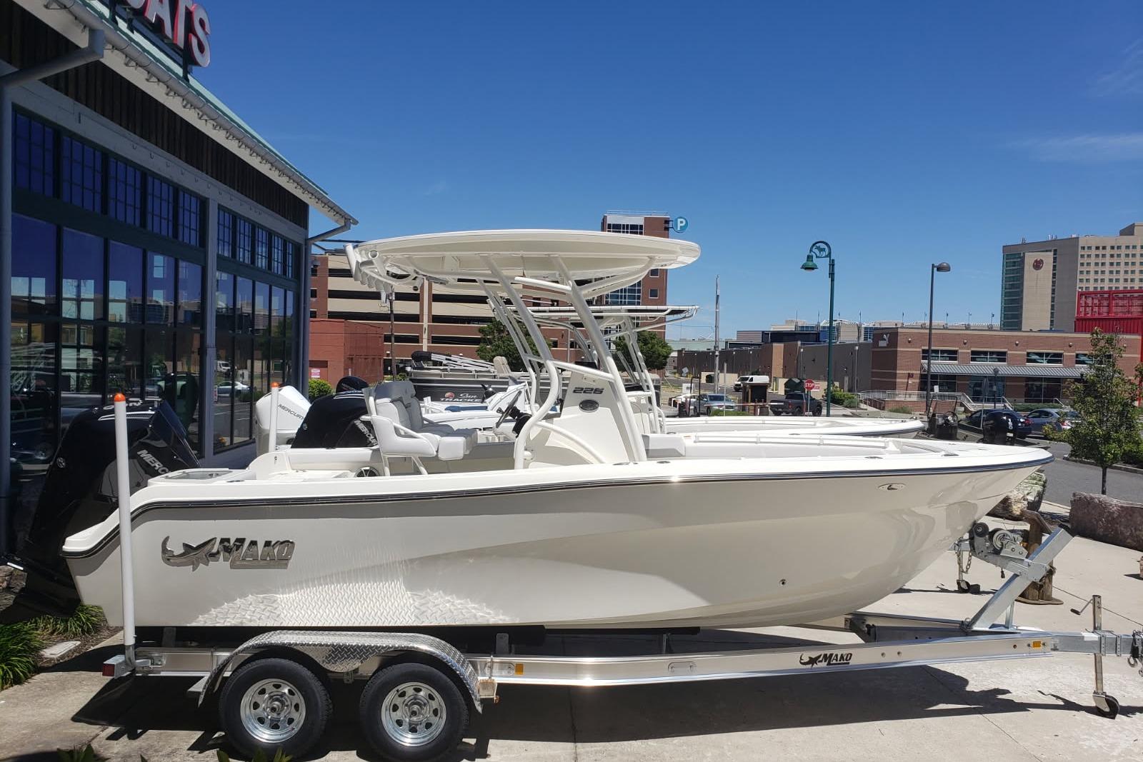 2026 Mako 226 Center Console