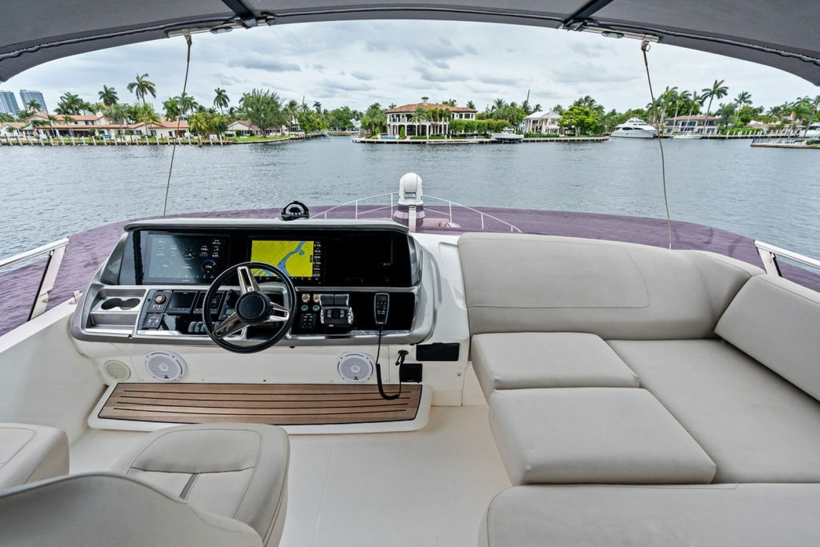2020 Princess S62 Sportbridge - Image 27