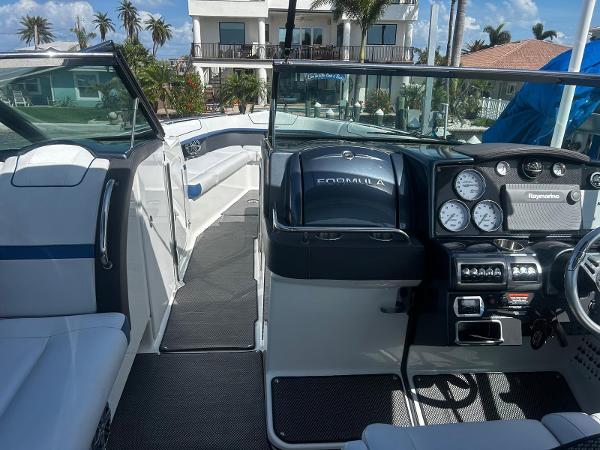 2017 Formula 350 Crossover Bowrider - 5