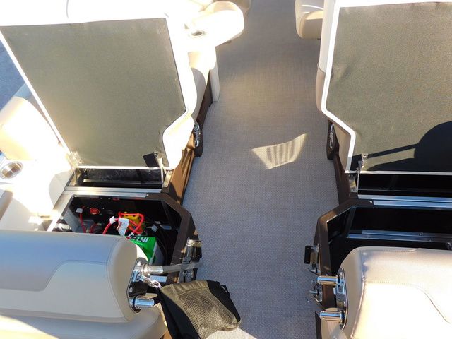 2026 Avalon Catalina Quad Lounger Shift Windshield 25 FT - 14
