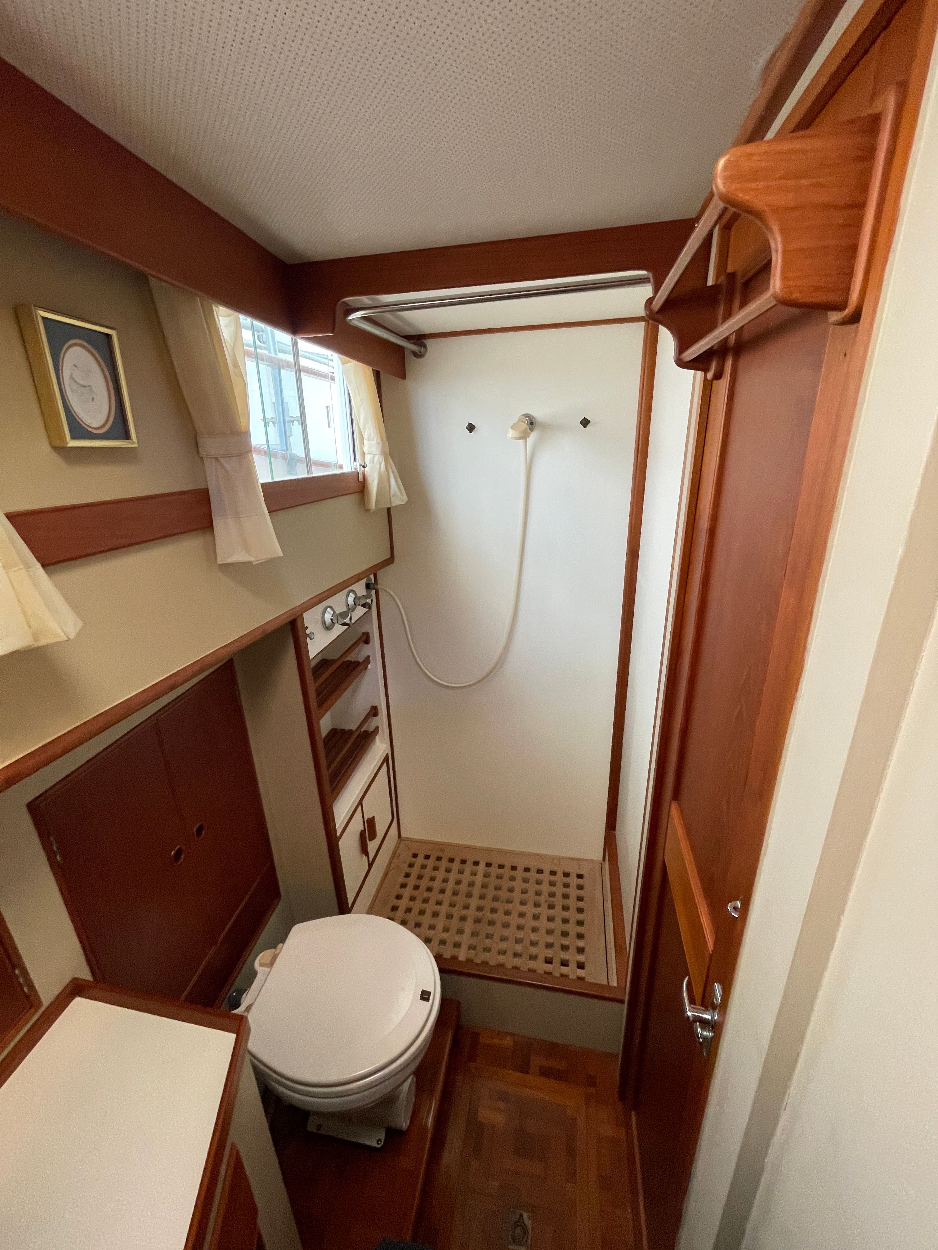 1985 Grand Banks 42 Motor Yacht - 45