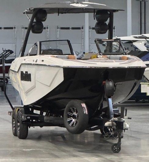 2026 Malibu M230 - 6