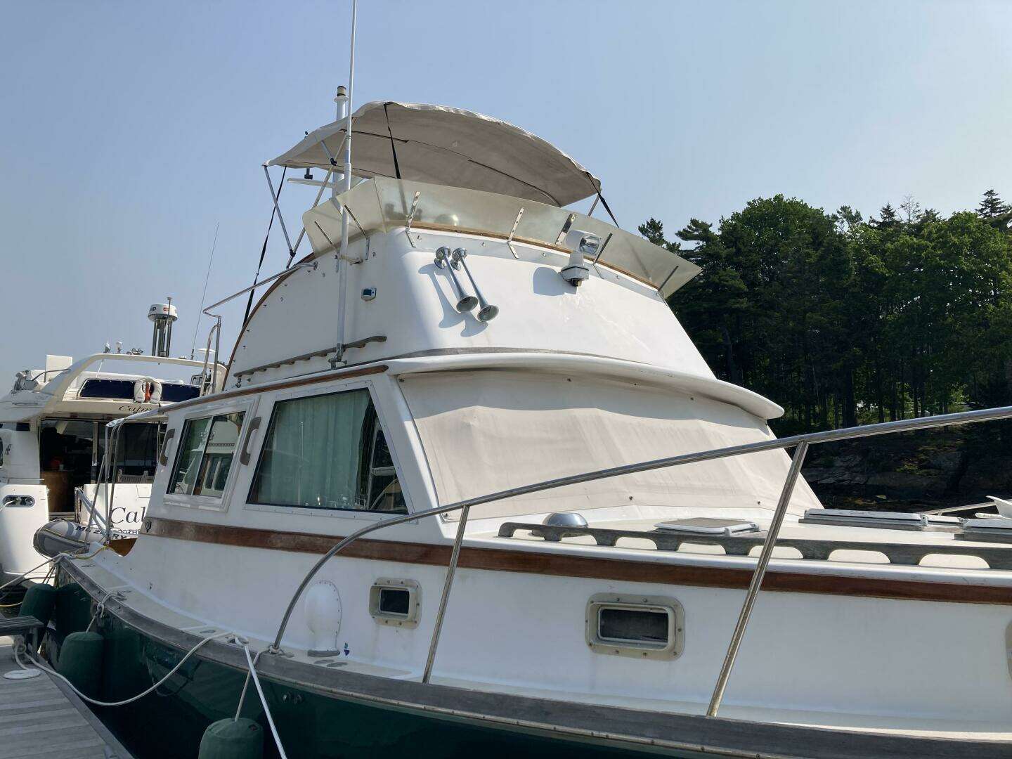 1986 Wilbur Flybridge Cruiser - Image 6