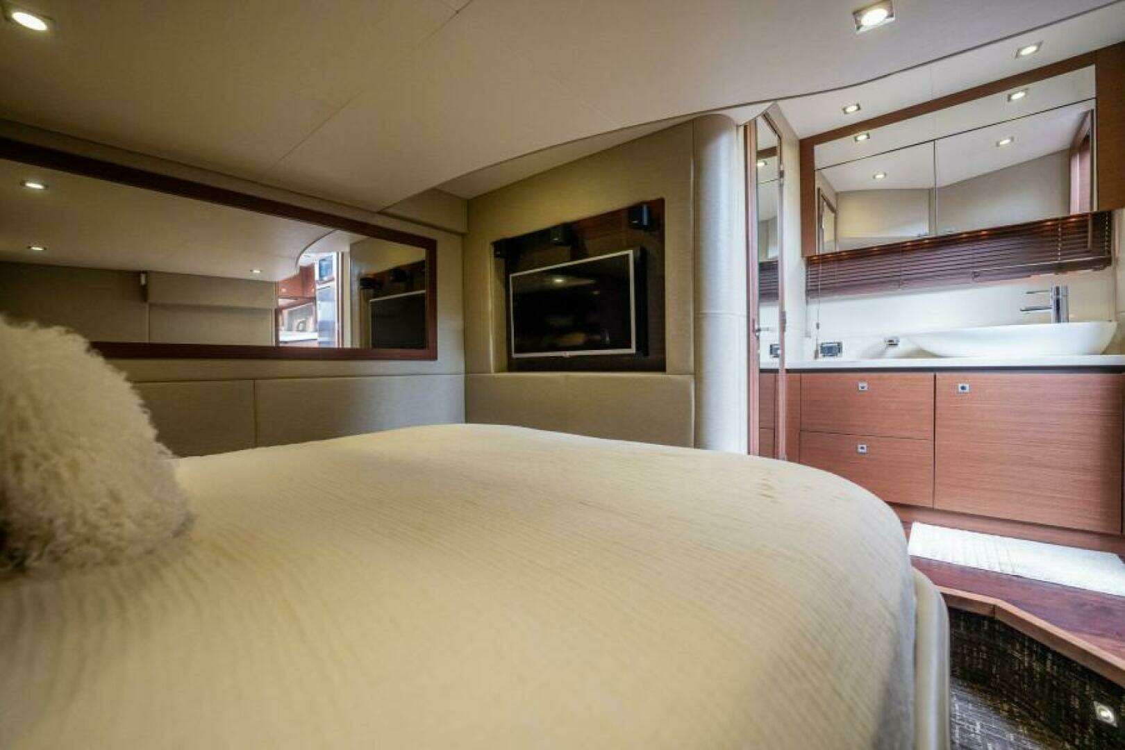 2015 Sea Ray 510 Sundancer - Image 34