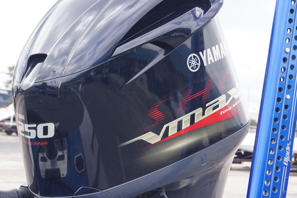 Yamaha VMAX 250 outboard motor on a 2020 Skeeter FXR21 Limited boat.