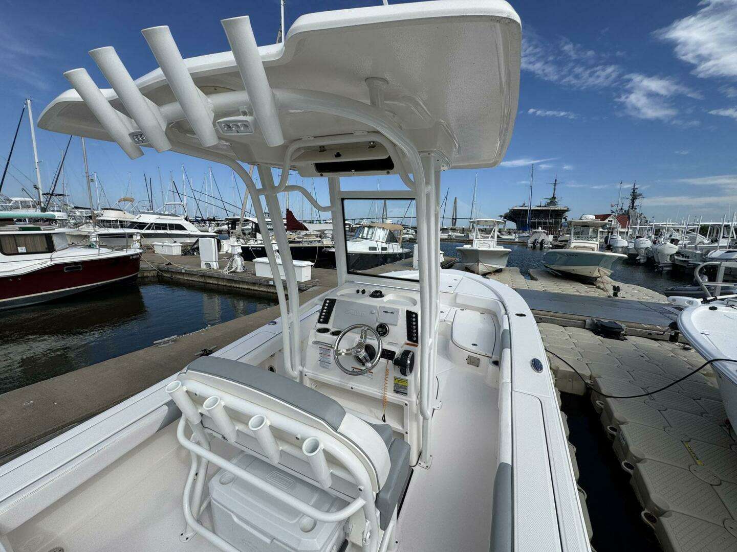 2021 Robalo 246 Cayman - Image 15