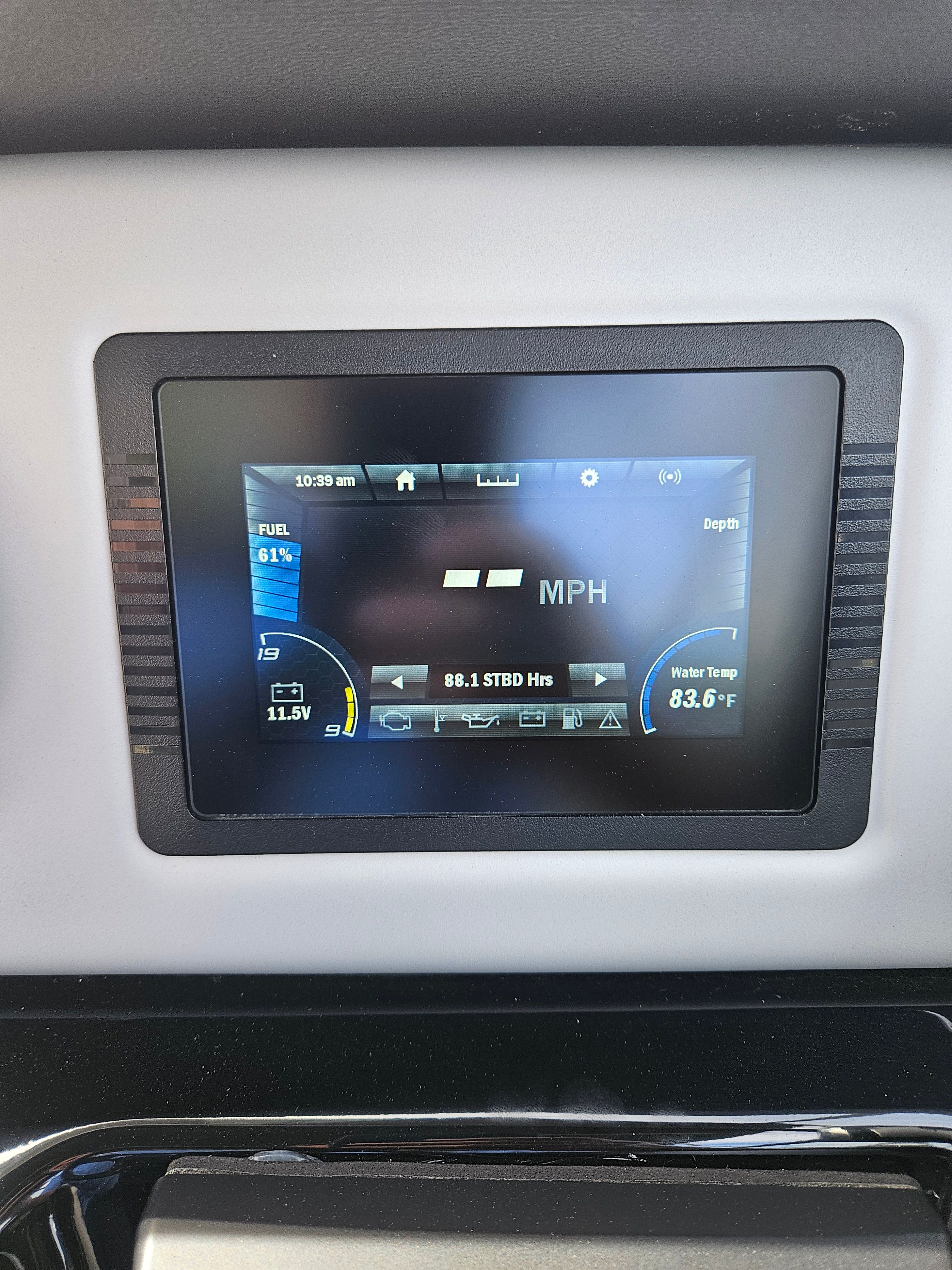 Yamaha SX210 2022 boat display showing speed and fuel levels.