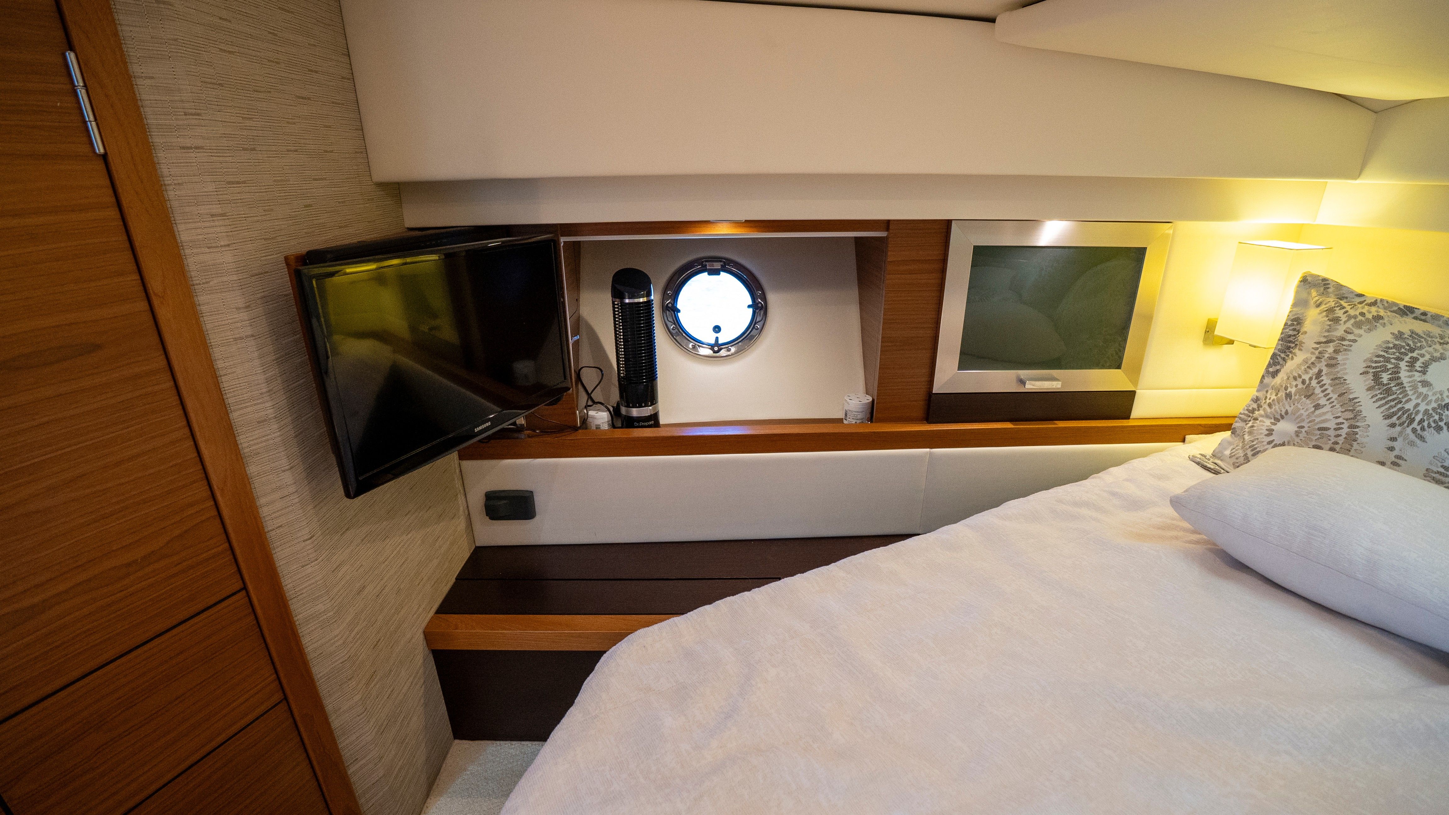 2018 Tiara Yachts 44 Coupe - 6