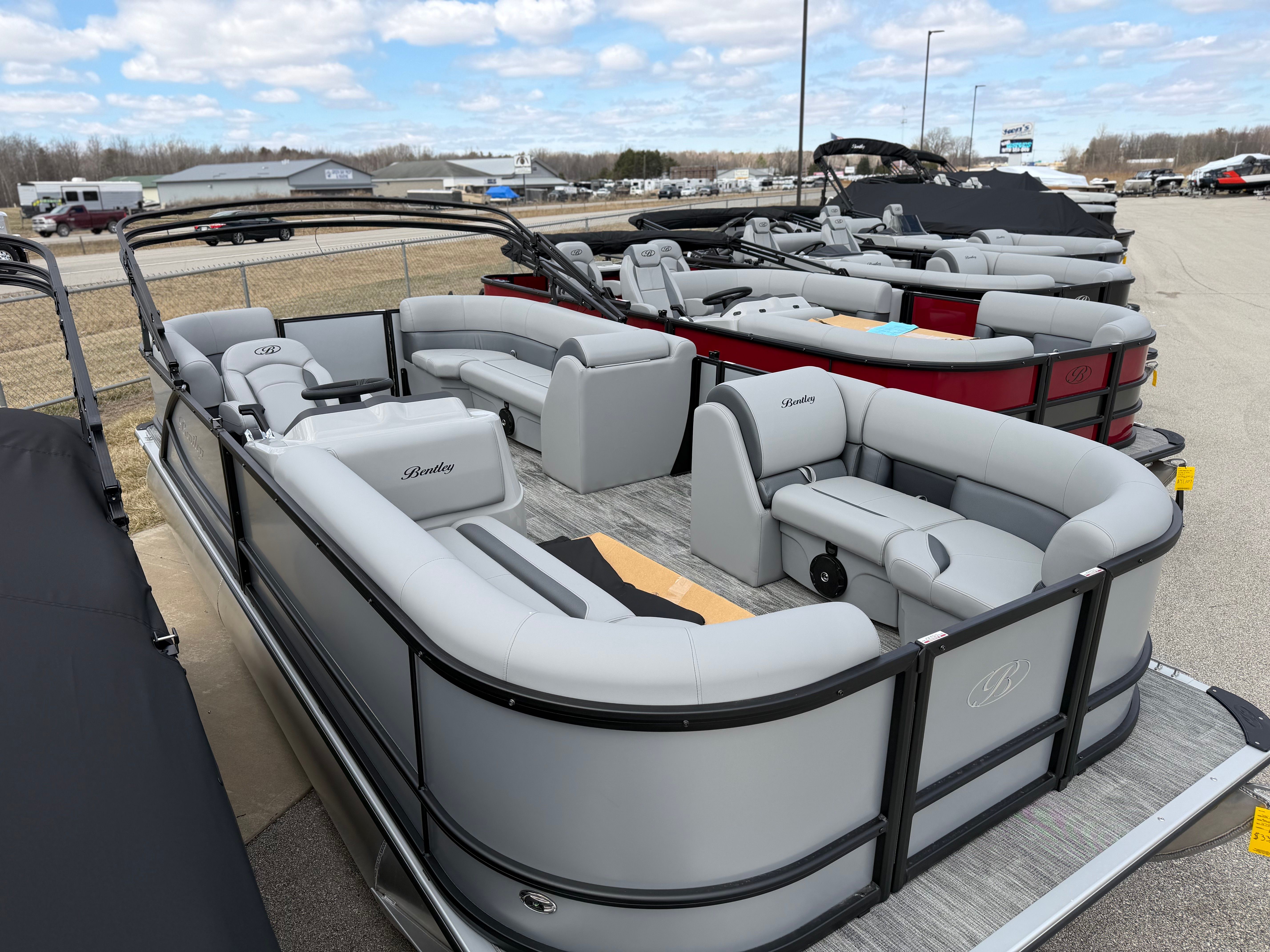 2026 Bentley Pontoons LE 200 CW - 4