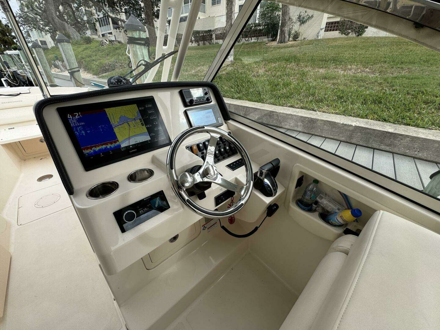 2021 Grady-White Freedom 285 - Image 22
