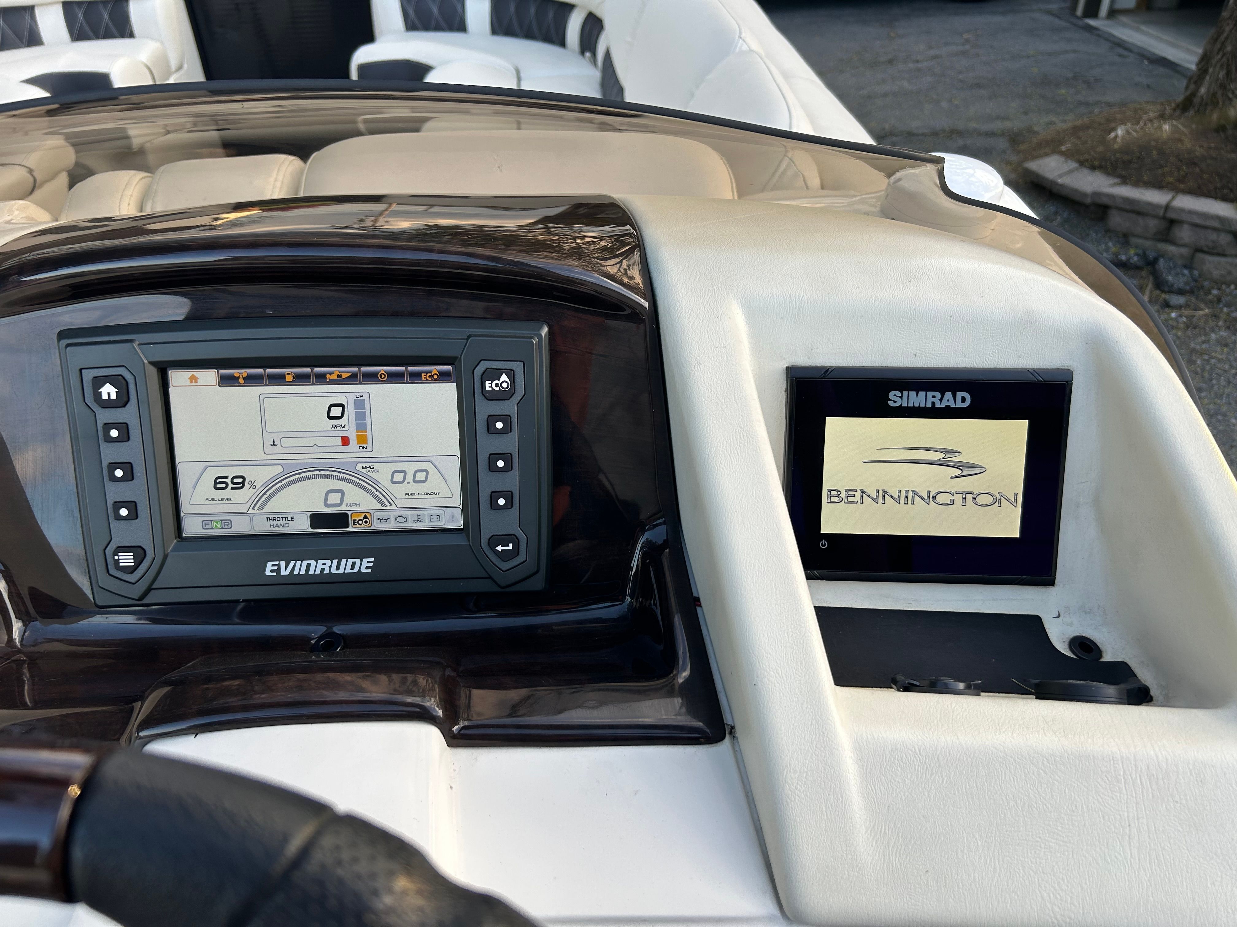 2017 Bennington 25 QX - 52