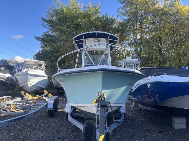 2005 Sea Hunt Triton 202 - 2