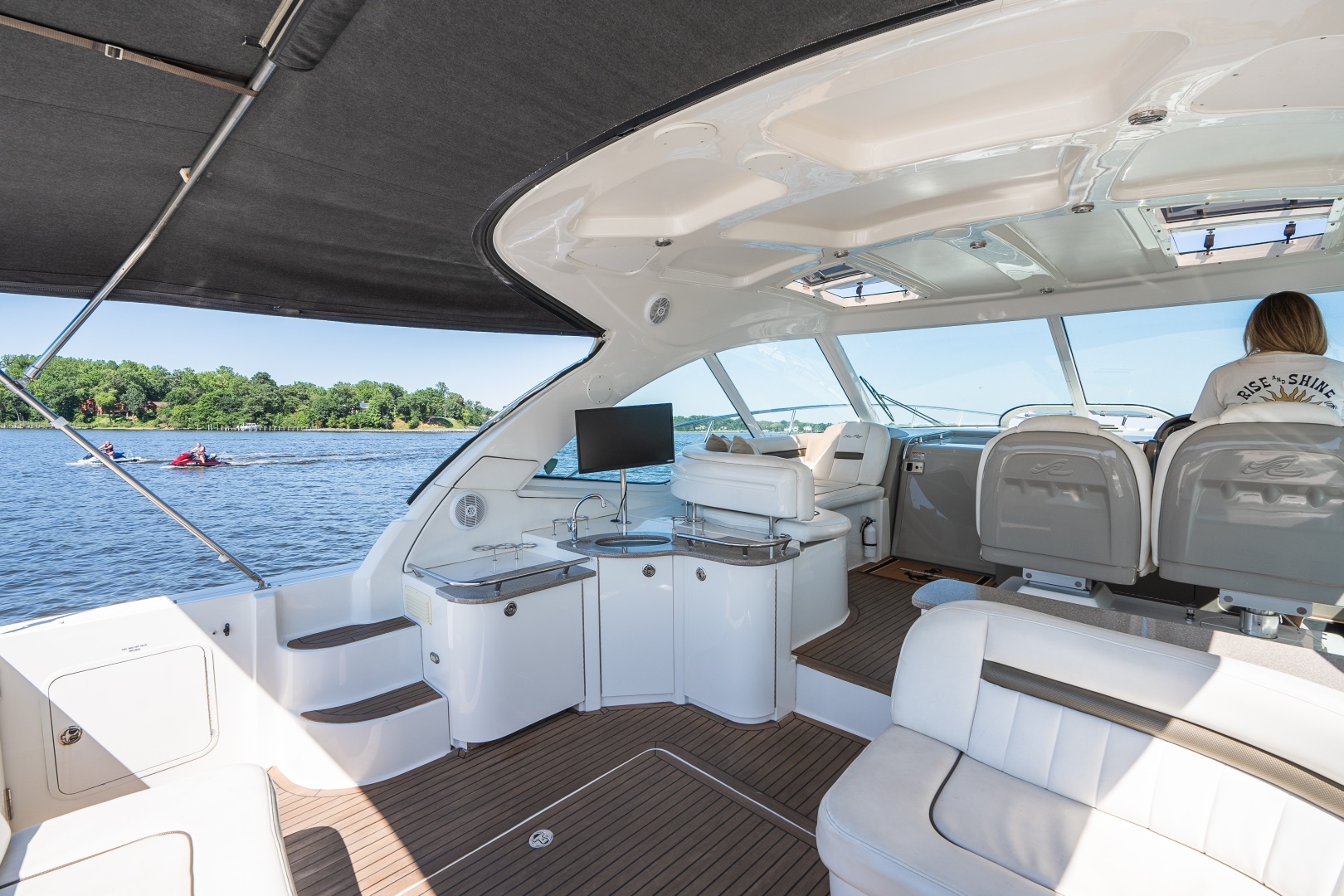 2005 Sea Ray 480 Motor Yacht - Image 23