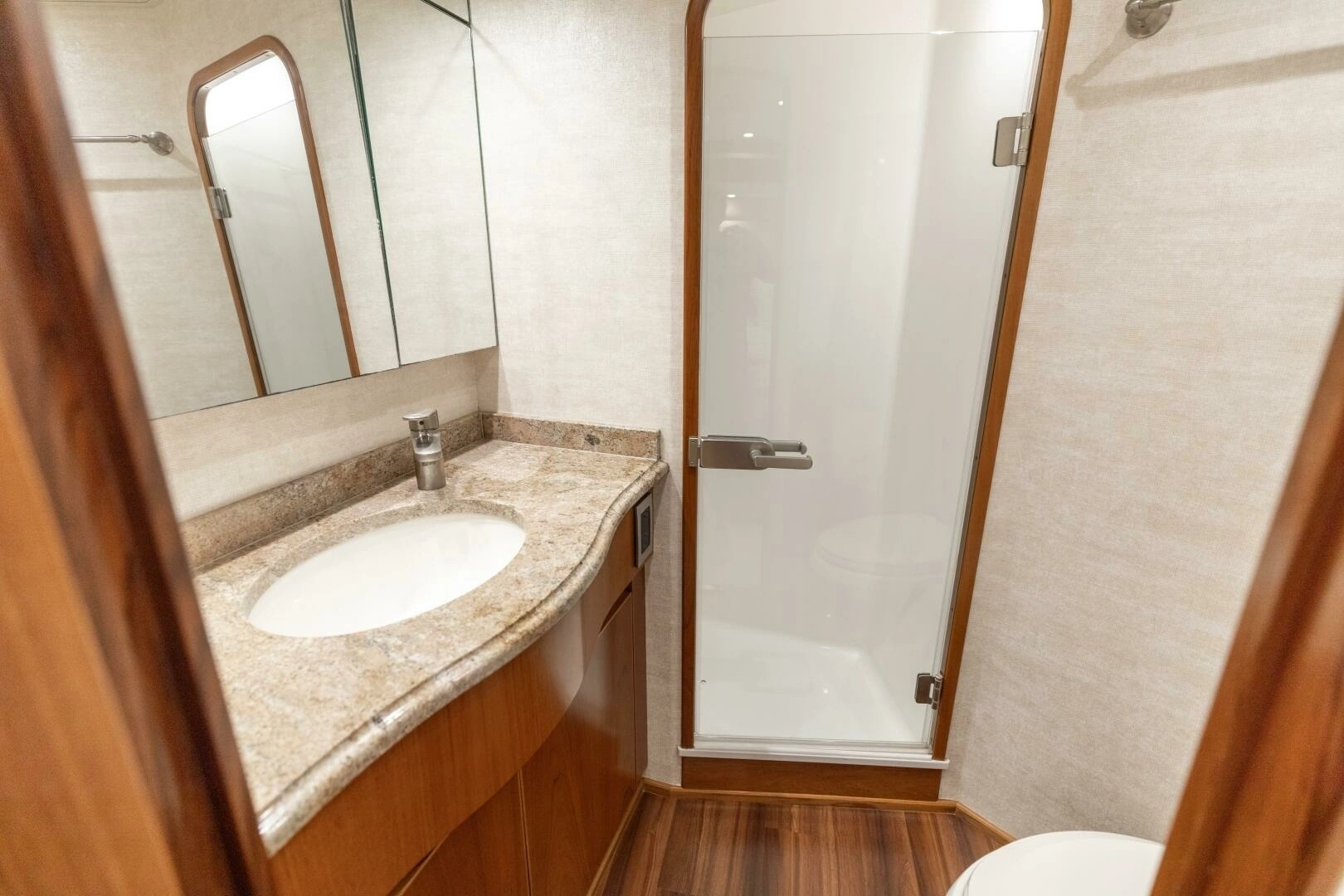 2015 Viking 70 Convertible - Image 17