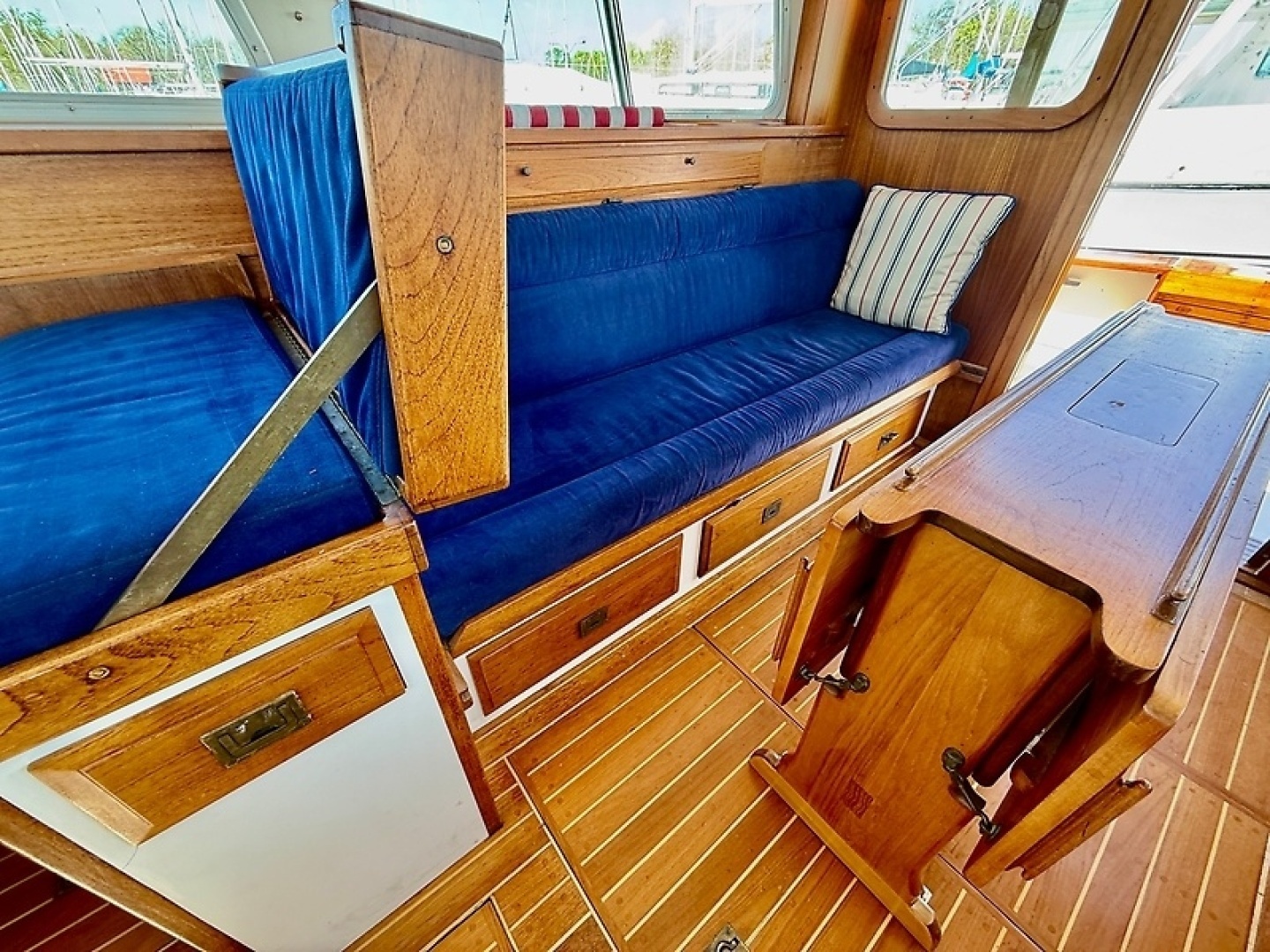 1993 Shannon Custom Downeast 36 - Image 17
