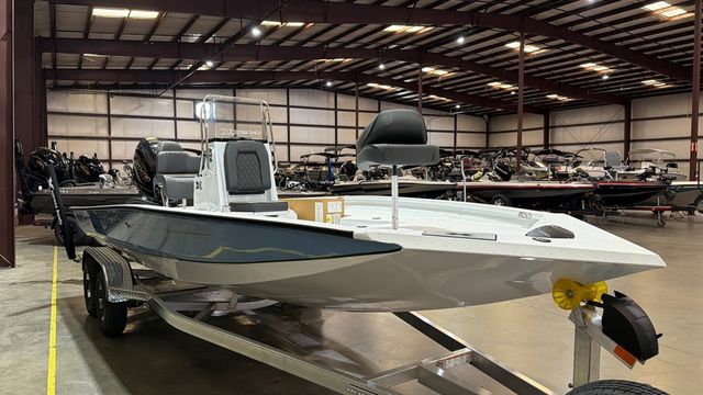 2026 Xpress H22 Bay W/ Yamaha 200 "SHO" - 7
