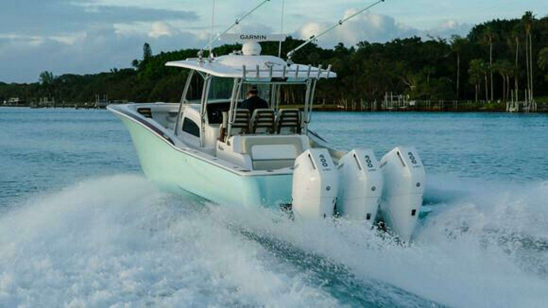 2026 Mag Bay 38 Center Console - Image 8