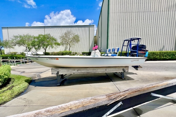 2003 Hewes Redfisher 21