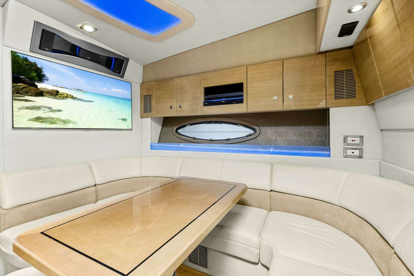 2016 Formula 45 Yacht - Image 25