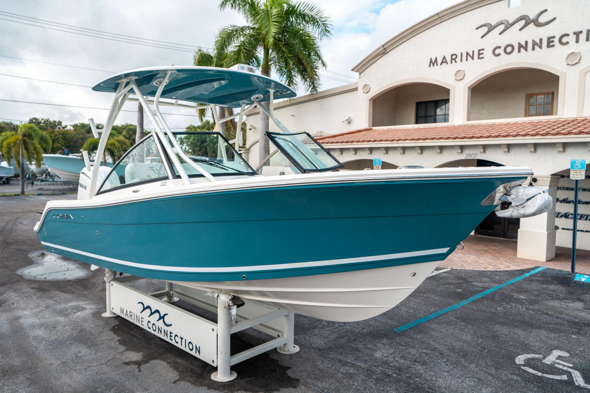 2025 Cobia 240 Dual Console - 8