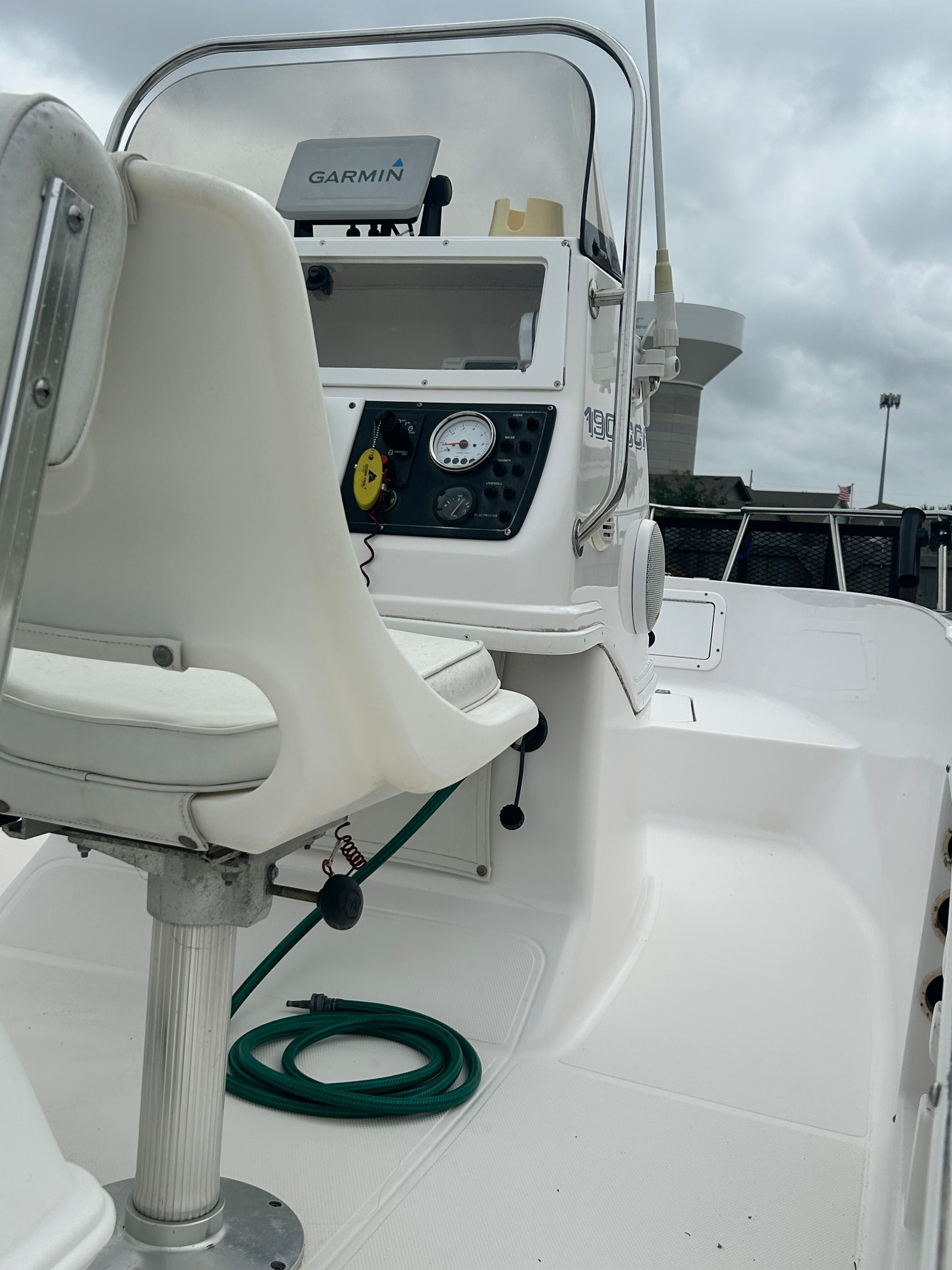 1997 Wellcraft 190 CCF - 10