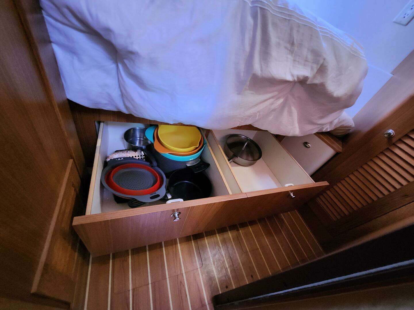 2012 Catalina 355 - Image 48