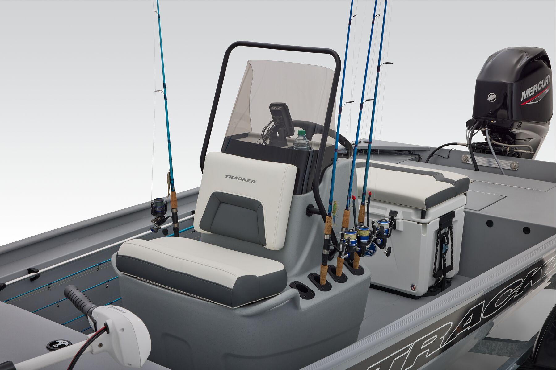2026 Tracker Bass Tracker Classic CC - 23