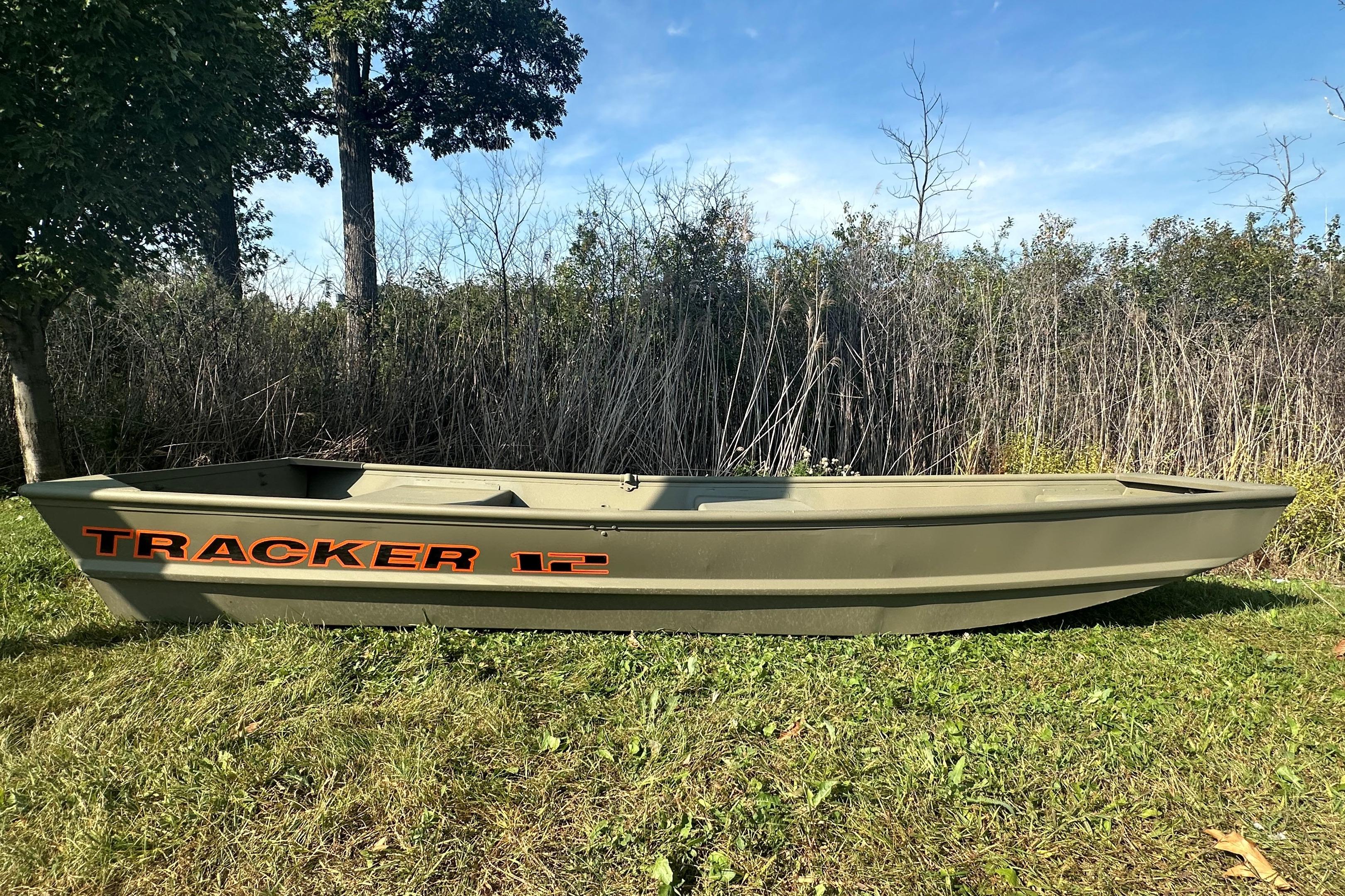 2026 Tracker Grizzly 12 Jon