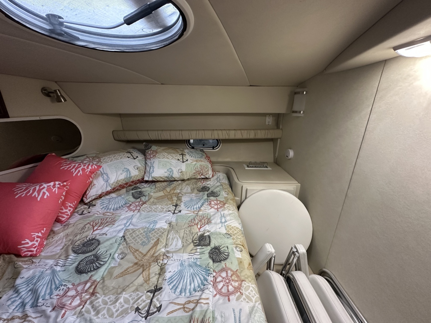 1998 Cruisers Yachts 3650 Aft Cabin - Image 36