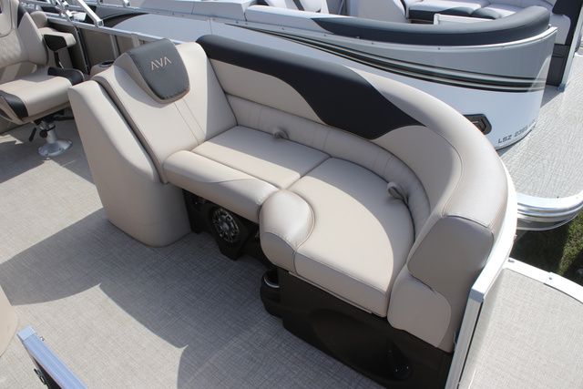 2026 Avalon LSZ - 23 FT Quad Lounger Switchback - 3