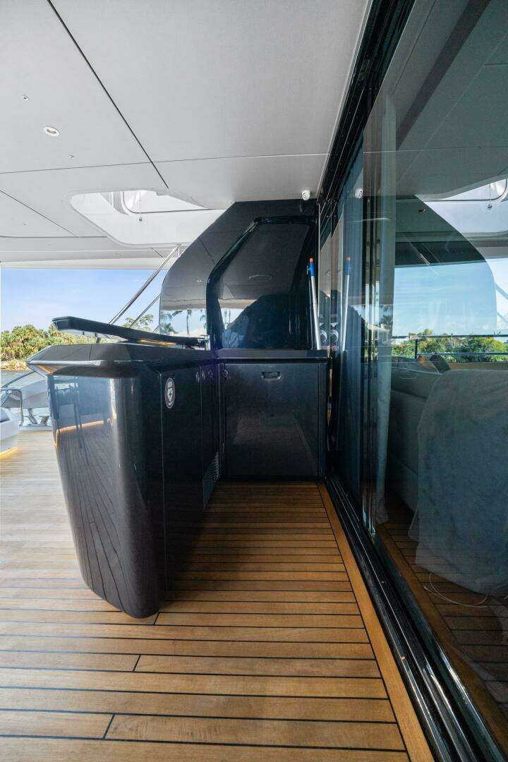 2025 Princess Y95 - Image 24