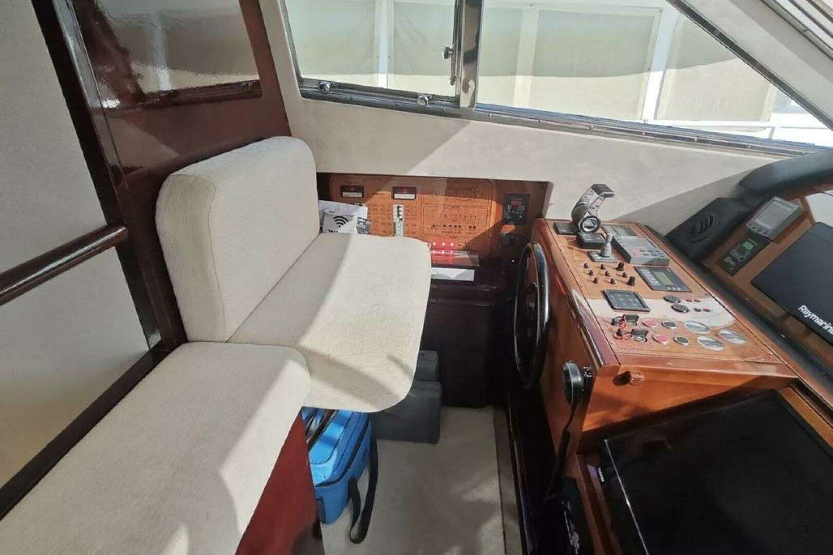 2002 Ferretti Yachts 720 - Image 25
