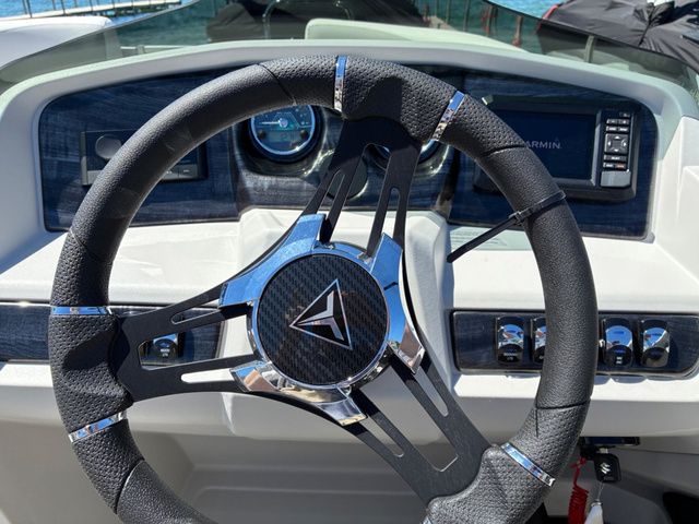 2026 Tahoe 2185 LTZ Quad Lounger - 32