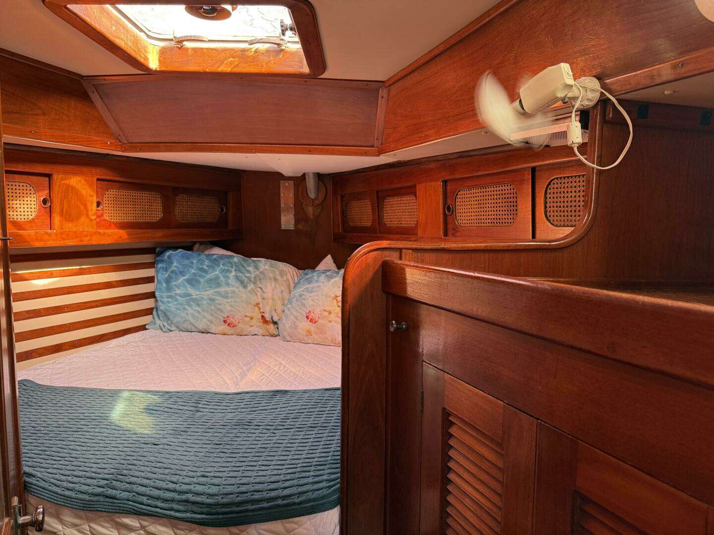 1985 Endeavour 42 - Image 12