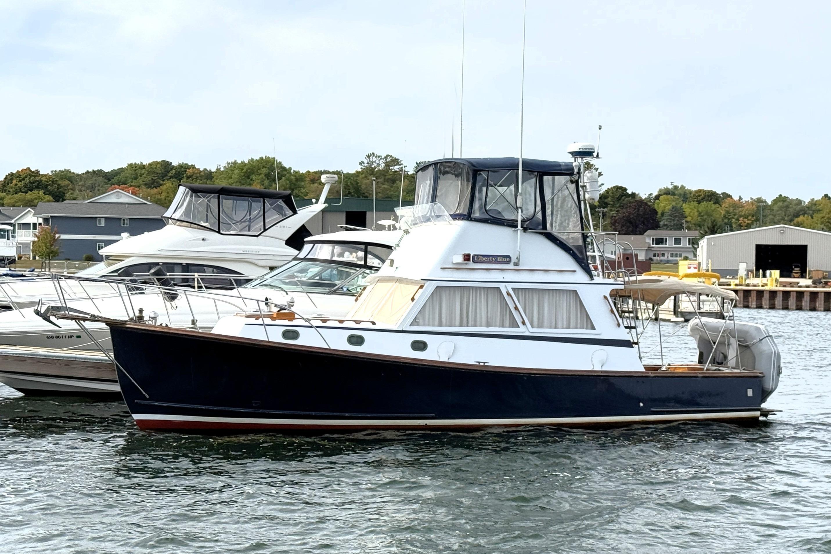 1983 Wilbur 34 Fly Bridge Cruiser
