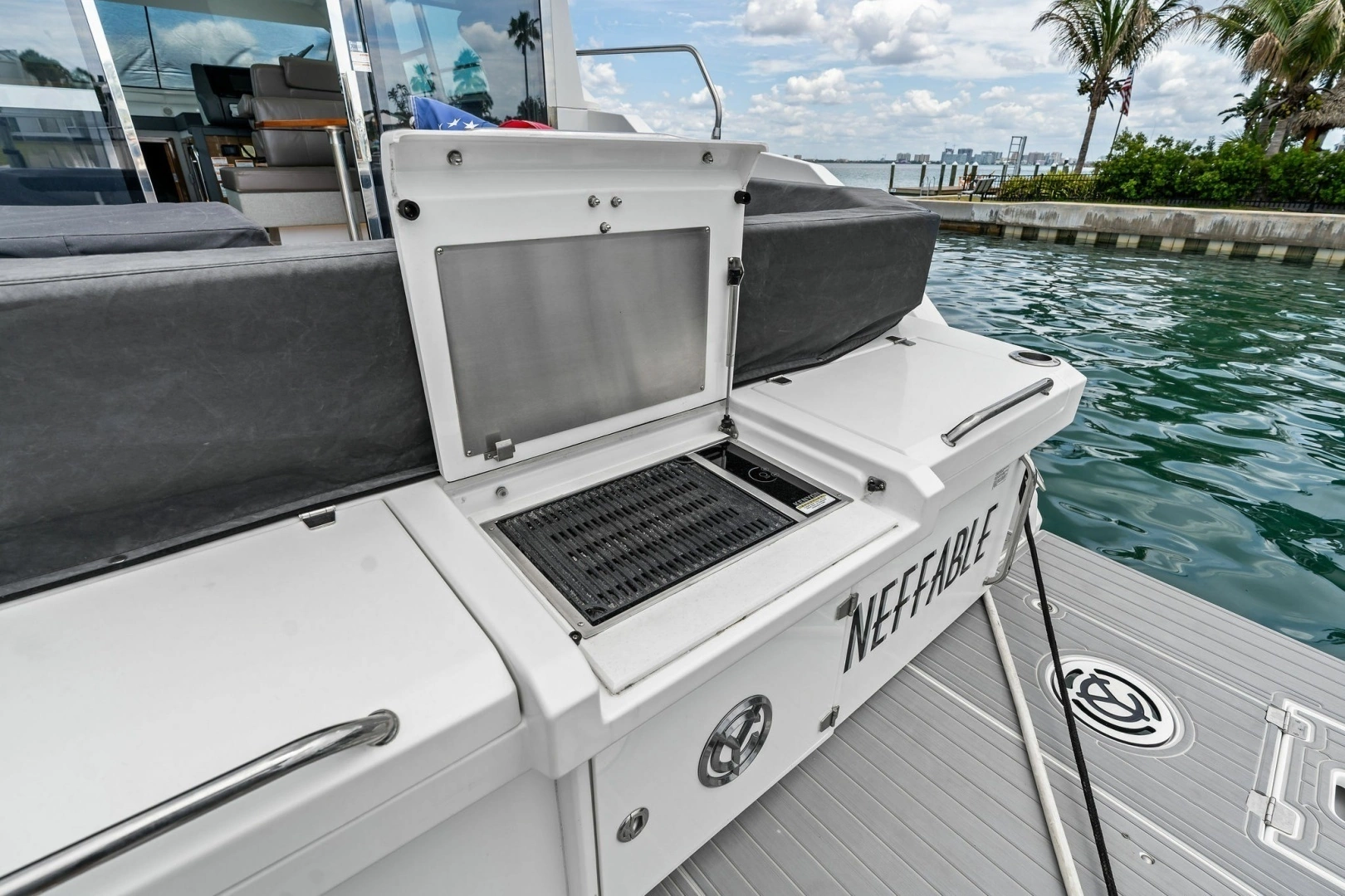 2019 Cruisers Yachts 42 Cantius - Image 10