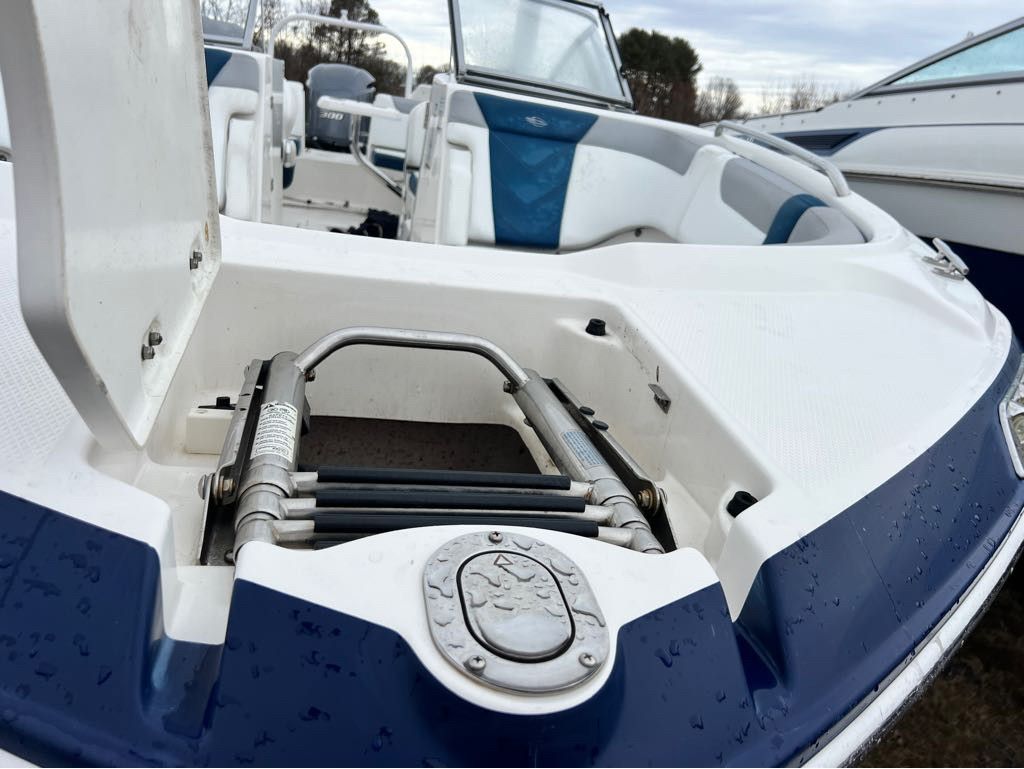 2019 Chaparral 250 Suncoast - 16