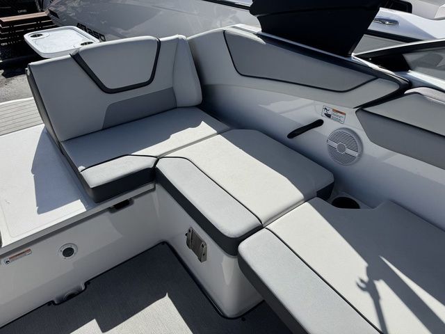 2026 Yamaha Boats AR220 - 14