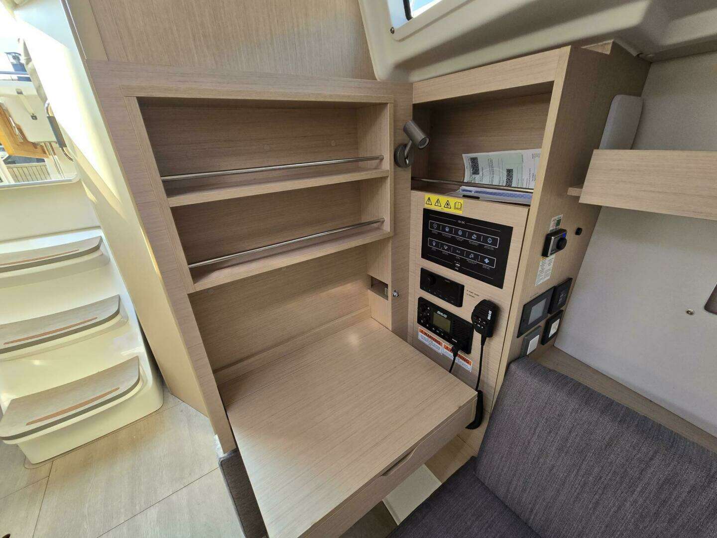 2023 Beneteau Oceanis 34.1 - Image 10