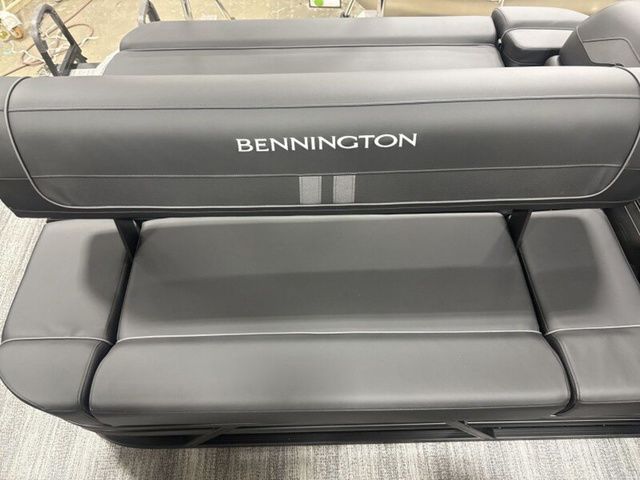 2026 Bennington S Swingback 22 SSB Tritoon - 17