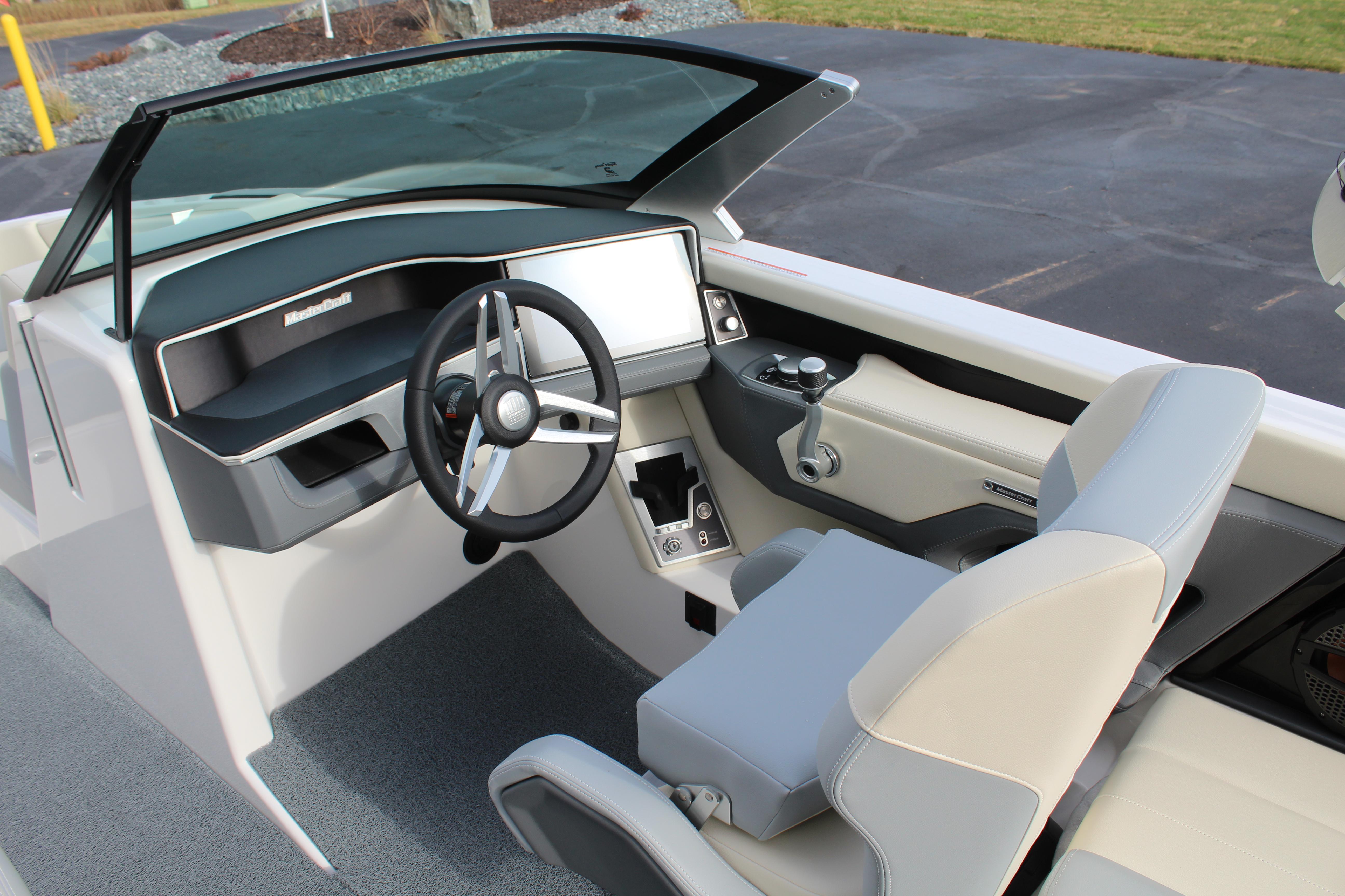 2025 MasterCraft XT20 - 8